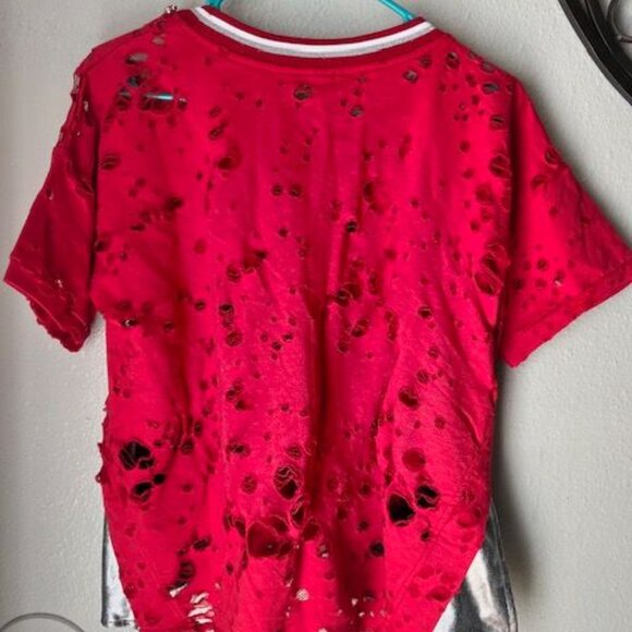 Distressed Olyss Red Short Sleeve ripped T-Shirt With Rhinestone & Chain sz L - Picture 2 of 9